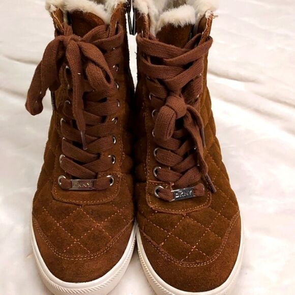 DKNY wedge boots with laces and foux fur - Picture 5 of 8